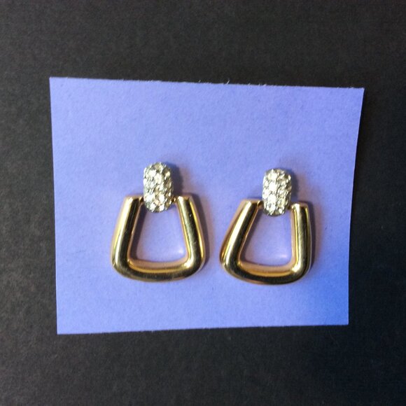 Bringing back the Bling—'80s style Earrings! ✨💎 #ThrowbackJewels #VintageGlam - Picture 1 of 4